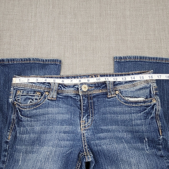 Rue21 Slim Boot Medium Wash Denim Jeans. Size 9/10 R - Picture 5 of 10